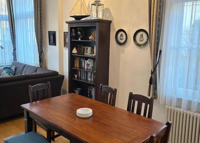 Schoene In Seebad Bansin 200m Vom הרינגסדורף